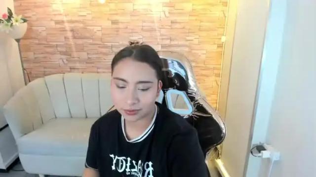 Image 10 of miah_b Stream on Chaturbate on 12 months ago