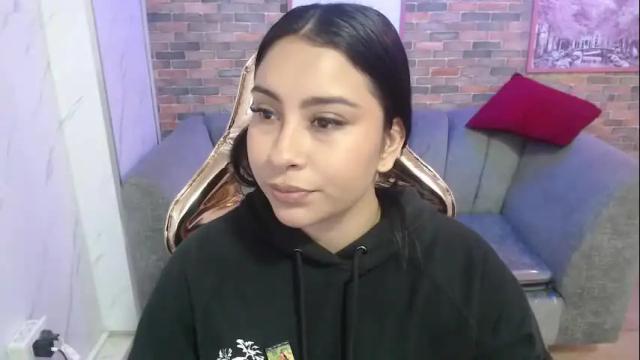 Image 4 of miah_b Stream on Chaturbate on 28 days ago