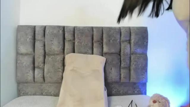 Image 8 of miah_b Stream on Chaturbate on 1 month ago