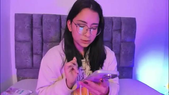 Image 7 of miah_b Stream on Chaturbate on 1 month ago