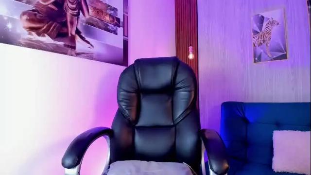 Image 2 of miah_connor Stream on Chaturbate on 12 days ago
