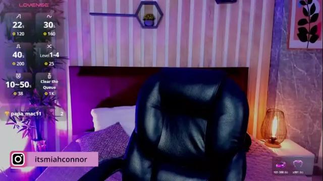Image 4 of miah_connor Stream on Chaturbate on 2 months ago