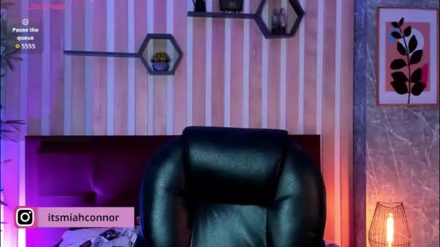 Image 11 of miah_connor Stream on Chaturbate on 1 month ago