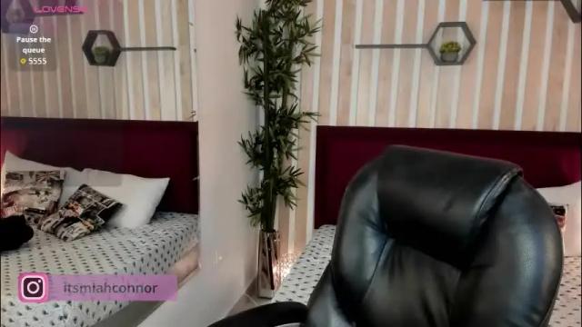 Image 2 of miah_connor Stream on Chaturbate on 1 month ago