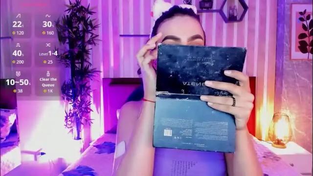 Image 7 of miah_connor Stream on Chaturbate on 1 month ago