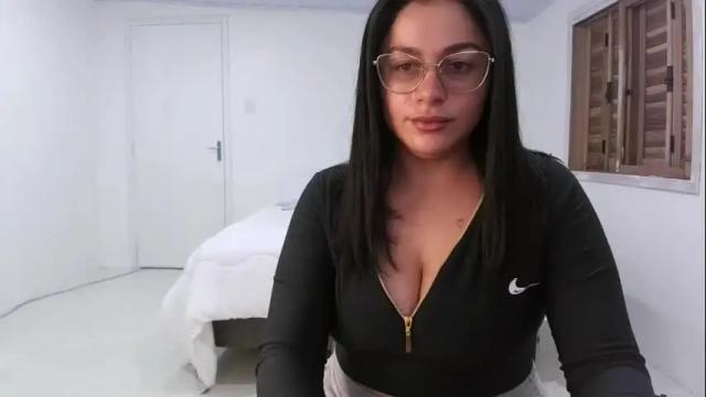 Image 2 of miahale Stream on Chaturbate on 1 month ago