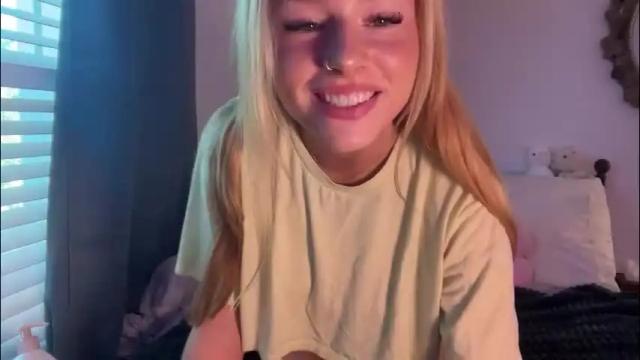 Image 4 of miaharperxox Stream on Chaturbate on 3 months ago