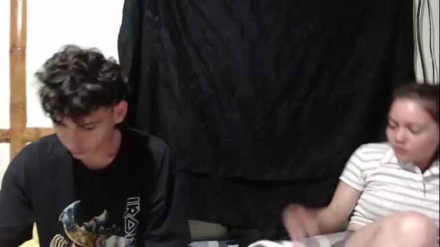 Image 10 of miahells Stream on Chaturbate on 17 days ago
