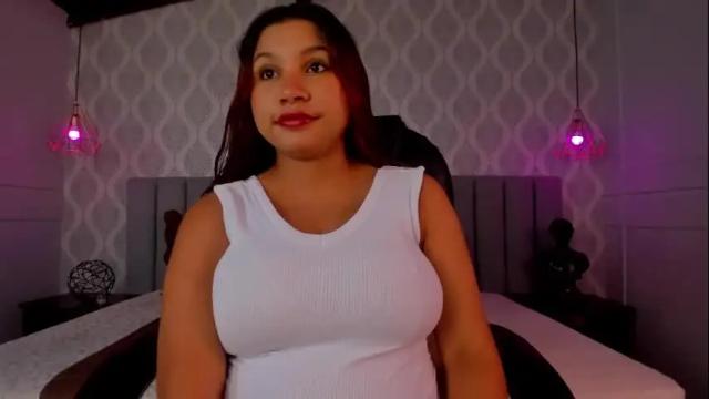 Image 2 of miahjoness_ Stream on Chaturbate on 6 months ago