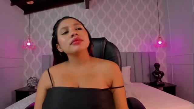 Image 2 of miahjoness_ Stream on Chaturbate on 5 months ago