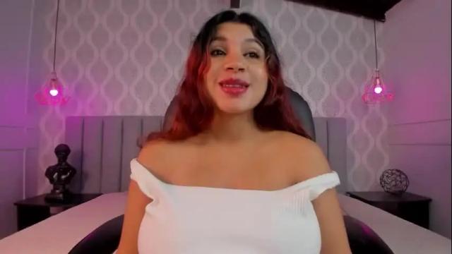 Image 10 of miahjoness_ Stream on Chaturbate on 5 months ago