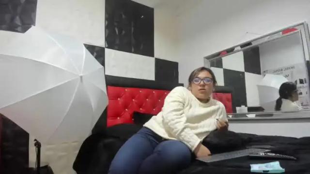 Image 2 of miahsmith_02 Stream on Chaturbate on 24 months ago