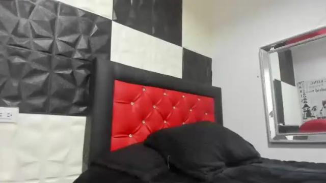 Image 2 of miahsmith_02 Stream on Chaturbate on 24 months ago