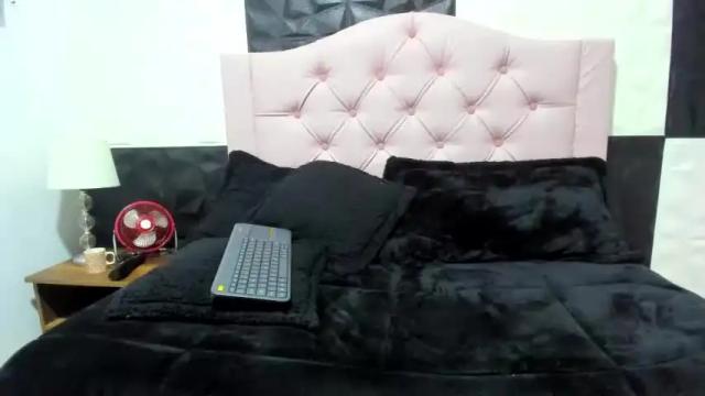 Image 11 of miahsmith_02 Stream on Chaturbate on 23 months ago