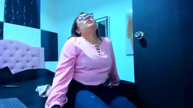 Image 2 of miahsmith_02 Stream on Chaturbate on 22 months ago