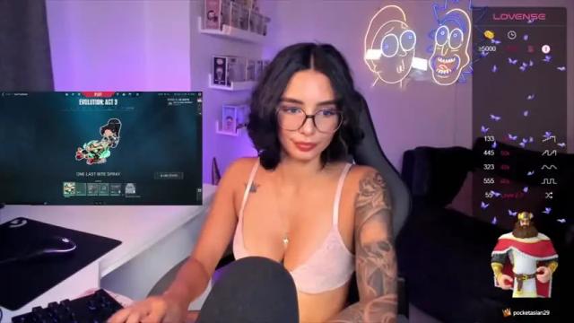 Image 4 of miaink Stream on Chaturbate on 17 months ago
