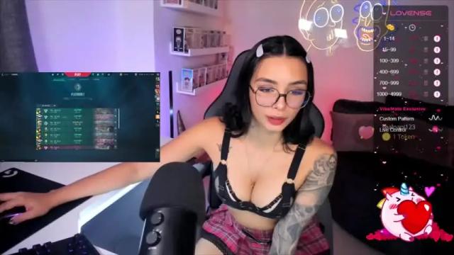 Image 2 of miaink Stream on Chaturbate on 16 months ago