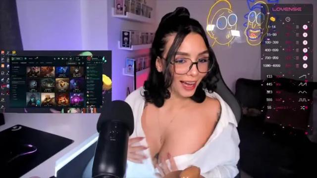 Image 2 of miaink Stream on Chaturbate on 15 months ago