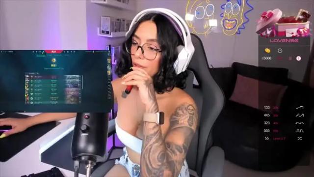 Image 2 of miaink Stream on Chaturbate on 15 months ago