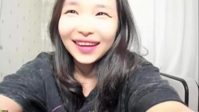 Image 4 of miak1ss Stream on Chaturbate on 15 days ago
