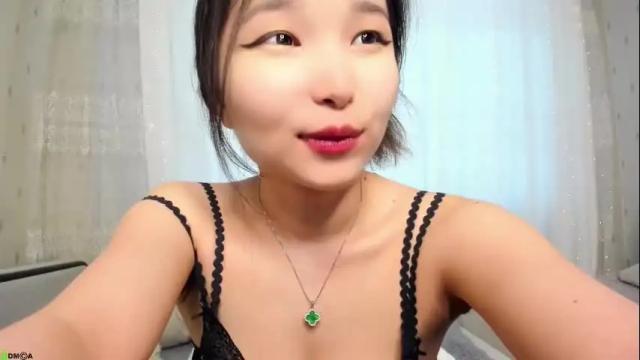 Image 3 of miak1ss Stream on Chaturbate on 4 months ago
