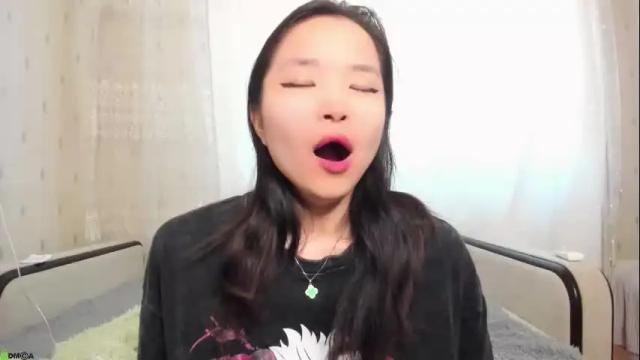 Image 2 of miak1ss Stream on Chaturbate on 4 months ago