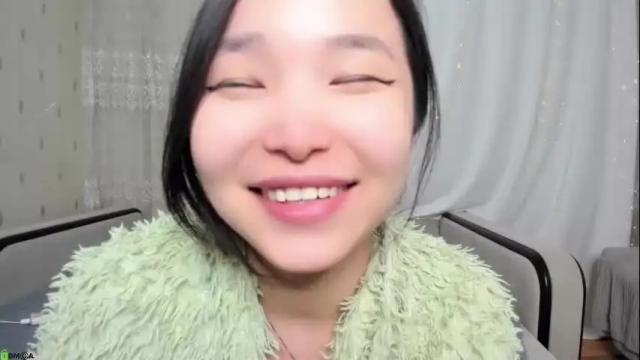 Image 11 of miak1ss Stream on Chaturbate on 4 months ago