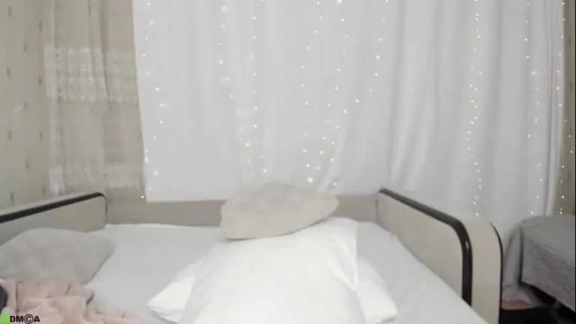 Image 11 of miak1ss Stream on Chaturbate on 3 months ago