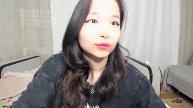 Image 12 of miak1ss Stream on Chaturbate on 3 months ago
