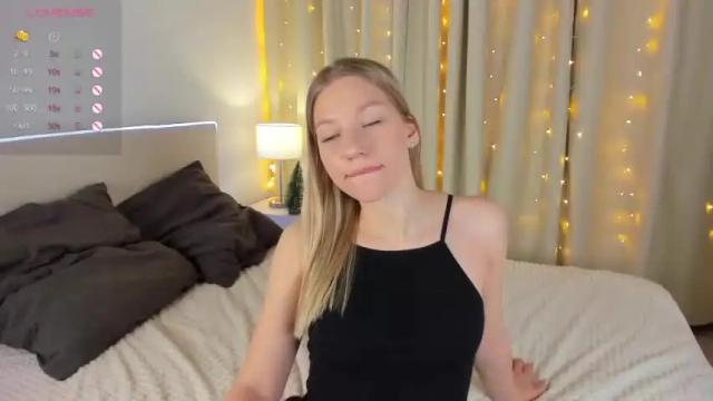 Image 2 of miakeler Stream on Chaturbate on 17 months ago