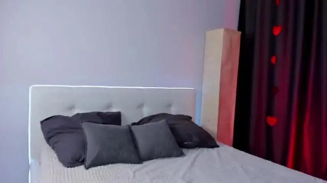 Image 11 of miakeler Stream on Chaturbate on 14 months ago