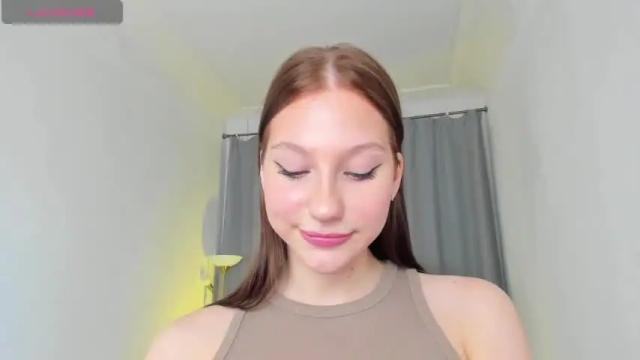 Image 11 of miakeler Stream on Chaturbate on 13 months ago