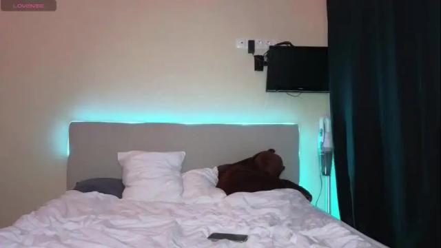 Image 12 of miakeler Stream on Chaturbate on 19 days ago
