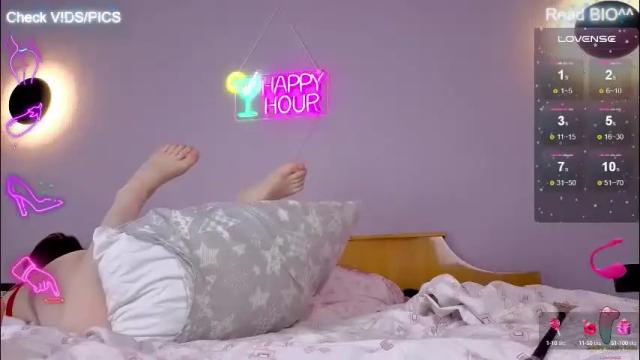 Image 10 of miakitana Stream on Chaturbate on 2 months ago