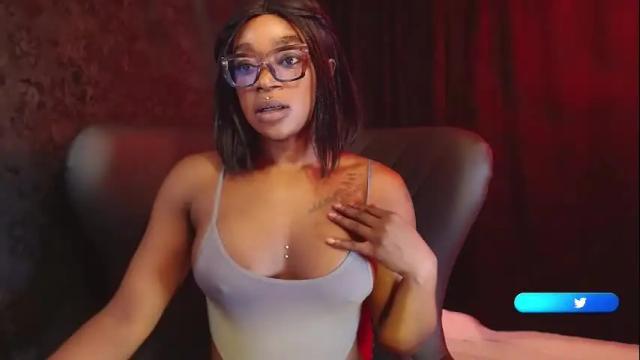 Image 3 of miaknox Stream on Chaturbate on 19 days ago