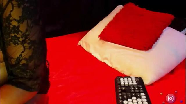 Image 6 of miaknox Stream on Chaturbate on 19 days ago