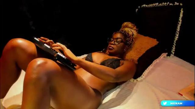 Image 3 of miaknox Stream on Chaturbate on 10 days ago