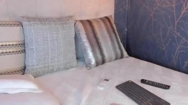 Image 2 of miakozlov_ Stream on Chaturbate on 16 months ago