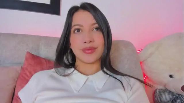 Image 3 of miakris1 Stream on Chaturbate on 24 days ago