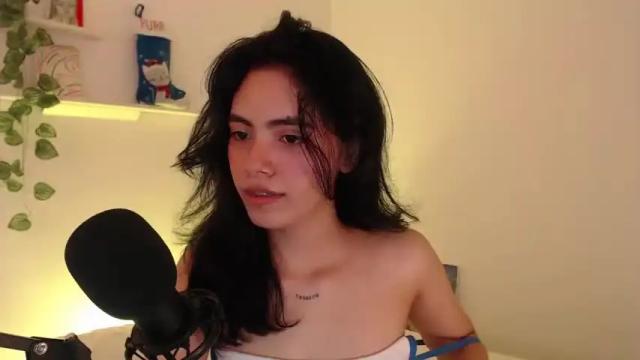 Image 2 of mialali Stream on Chaturbate on 14 months ago