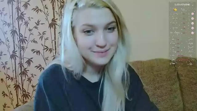 Image 10 of mialovelyblonde Stream on Chaturbate on 20 months ago