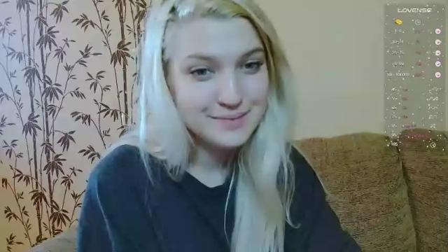 Image 11 of mialovelyblonde Stream on Chaturbate on 20 months ago