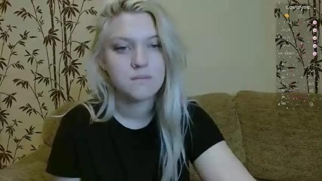Image 3 of mialovelyblonde Stream on Chaturbate on 20 months ago