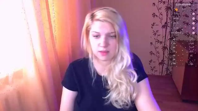Image 11 of mialovelyblonde Stream on Chaturbate on 20 months ago