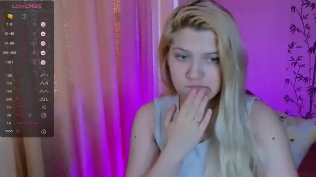 Image 2 of mialovelyblonde Stream on Chaturbate on 19 months ago