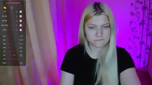 Image 10 of mialovelyblonde Stream on Chaturbate on 19 months ago