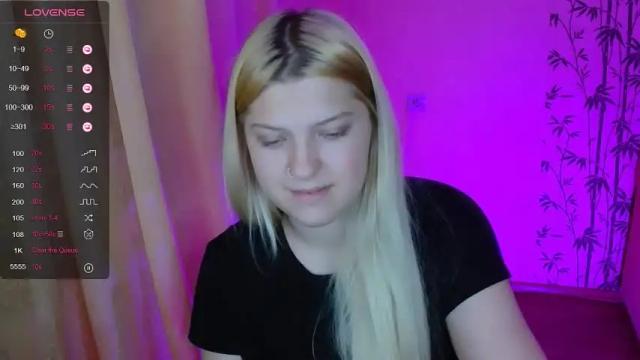 Image 11 of mialovelyblonde Stream on Chaturbate on 19 months ago