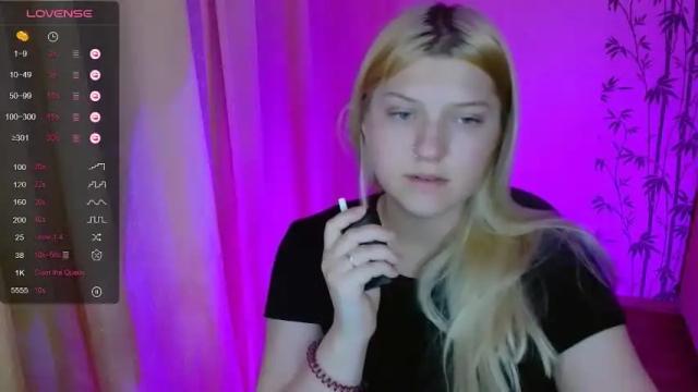 Image 2 of mialovelyblonde Stream on Chaturbate on 19 months ago