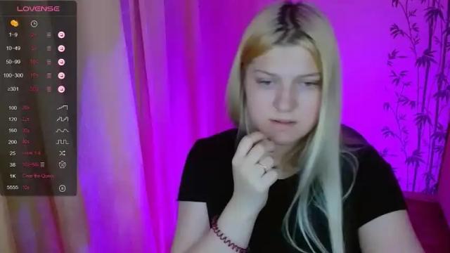 Image 6 of mialovelyblonde Stream on Chaturbate on 19 months ago