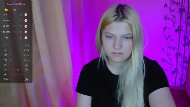 Image 7 of mialovelyblonde Stream on Chaturbate on 19 months ago